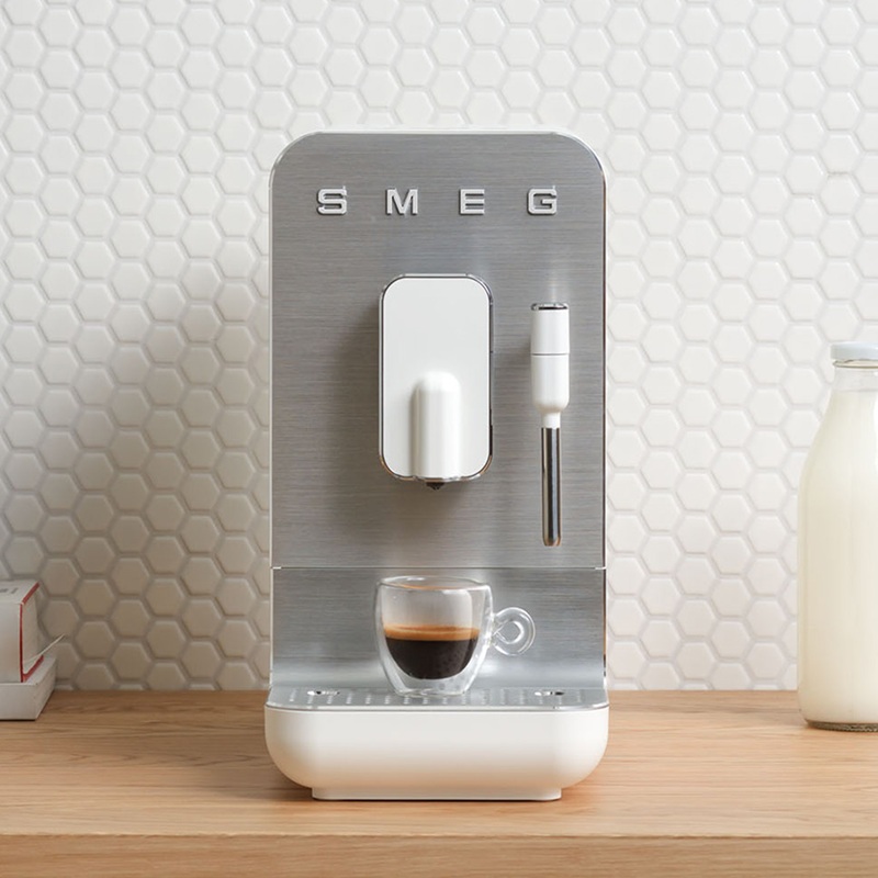 SMEG BCC02BLMEU Bean To Cup Coffee Machine (Black)