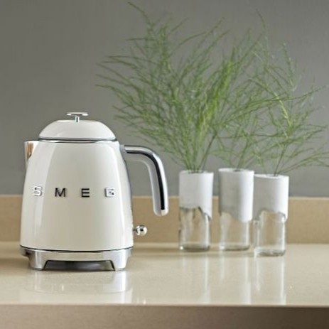 SMEG KLF05BLEU Mini Kettle Black 