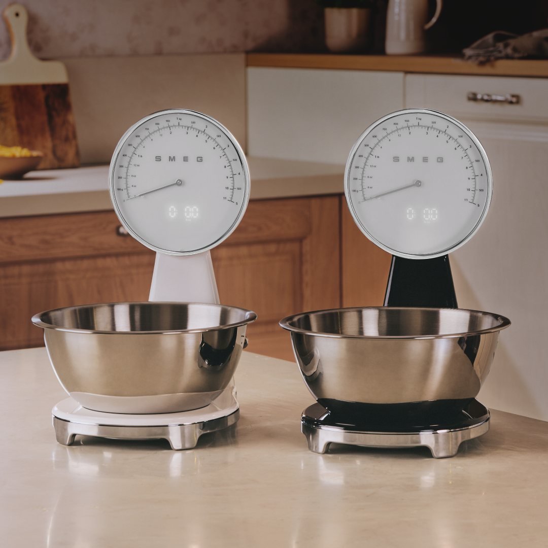 SMEG KSF01PBWW Analog And Digital Kitchen Scale (Pastel Blue)
