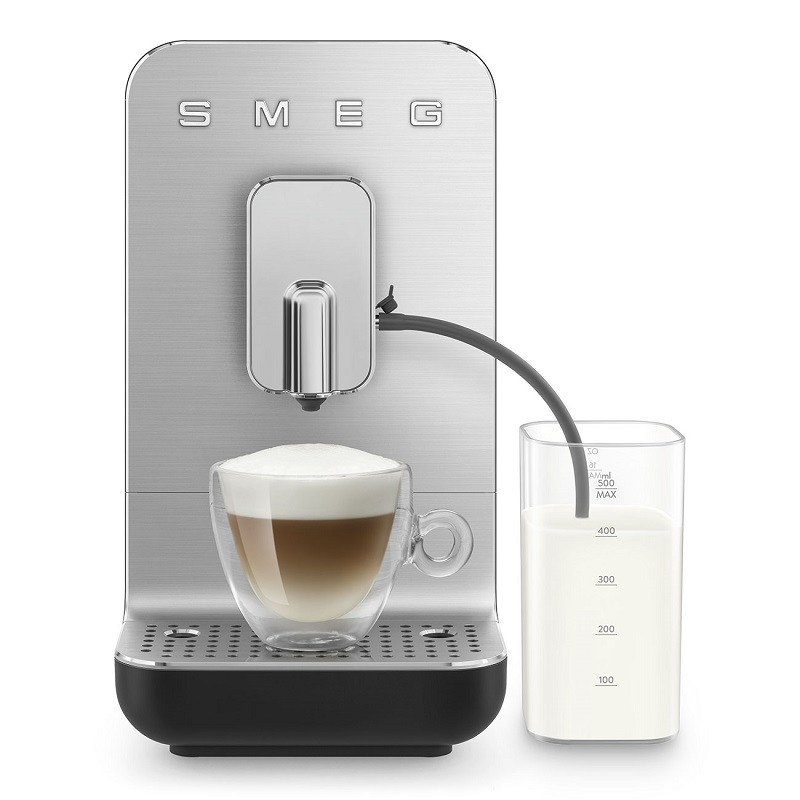 SMEG BCC13BLMEU Automatic Coffee Machine With a Milk System (Black Matte)